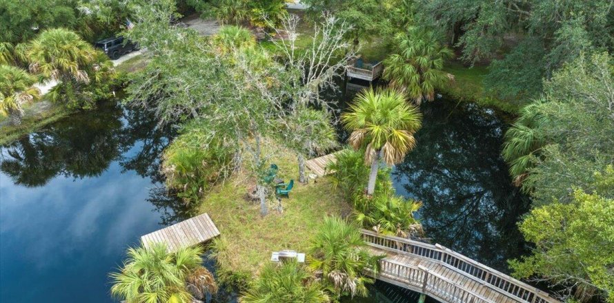 House in Melbourne, Florida 3 bedrooms, 231.51 sq.m. № 2083007