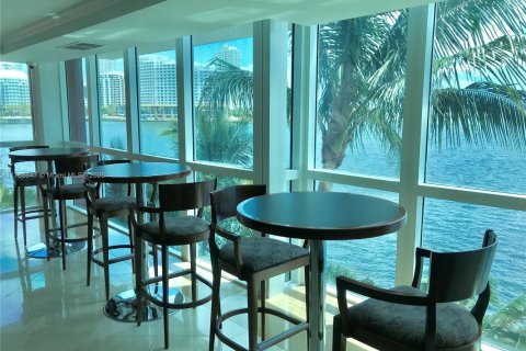 Condo in Miami, Florida, 2 bedrooms  № 1645162 - photo 26
