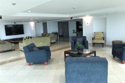 Condo in Miami, Florida, 2 bedrooms  № 1645162 - photo 25