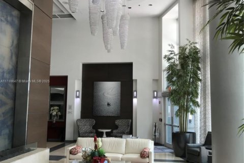 Condo in Miami, Florida, 2 bedrooms  № 1645162 - photo 15