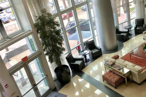 Condo in Miami, Florida, 2 bedrooms  № 1645162 - photo 17