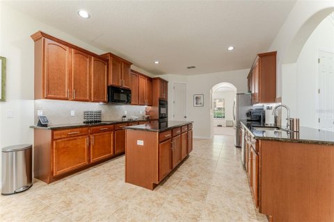 House in Orange City, Florida 6 bedrooms, 398.18 sq.m. № 2111717 - photo 11