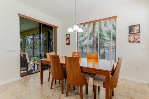 House in Orange City, Florida 6 bedrooms, 398.18 sq.m. № 2111717 - photo 13