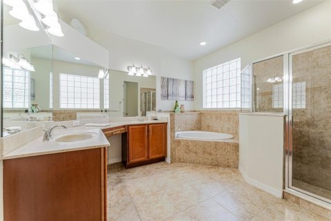 House in Orange City, Florida 6 bedrooms, 398.18 sq.m. № 2111717 - photo 20