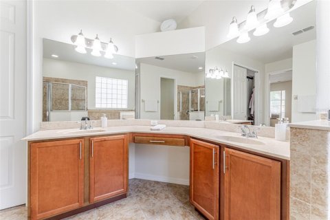 House in Orange City, Florida 6 bedrooms, 398.18 sq.m. № 2111717 - photo 21