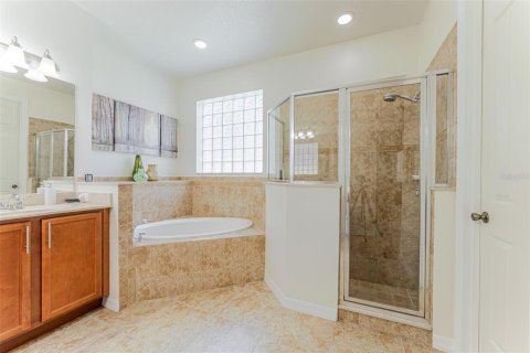 House in Orange City, Florida 6 bedrooms, 398.18 sq.m. № 2111717 - photo 22