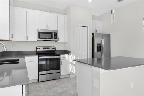 Touwnhouse à louer à Kissimmee, Floride: 3 chambres, 171.22 m2 № 2126426 - photo 7
