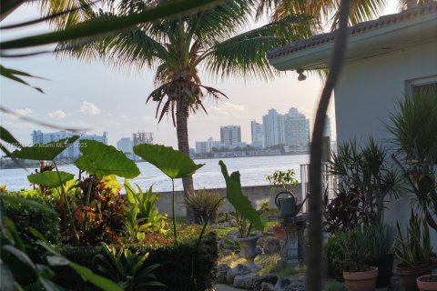 Condo in Miami Beach, Florida, 2 bedrooms № 1960121 - photo 8