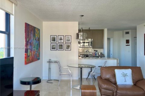 Снять в аренду кондоминиум в Уэст-Палм-Бич, Флорида 2 спальни, 99.87м2, № 2060899 - фото 10