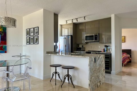 Снять в аренду кондоминиум в Уэст-Палм-Бич, Флорида 2 спальни, 99.87м2, № 2060899 - фото 13