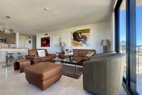 Снять в аренду кондоминиум в Уэст-Палм-Бич, Флорида 2 спальни, 99.87м2, № 2060899 - фото 3