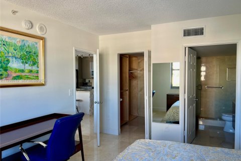 Снять в аренду кондоминиум в Уэст-Палм-Бич, Флорида 2 спальни, 99.87м2, № 2060899 - фото 22