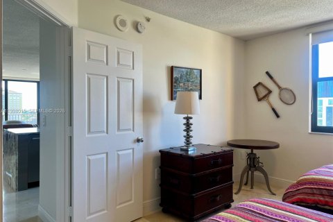 Снять в аренду кондоминиум в Уэст-Палм-Бич, Флорида 2 спальни, 99.87м2, № 2060899 - фото 25