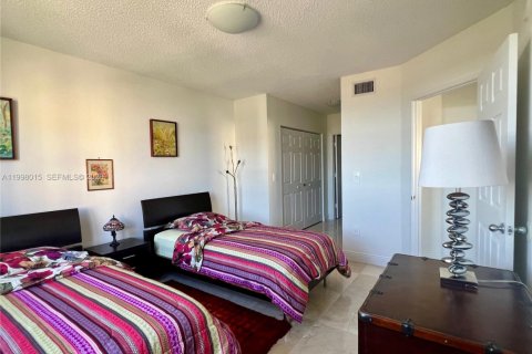 Снять в аренду кондоминиум в Уэст-Палм-Бич, Флорида 2 спальни, 99.87м2, № 2060899 - фото 27