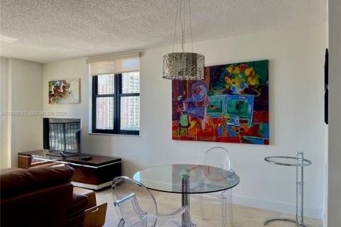 Снять в аренду кондоминиум в Уэст-Палм-Бич, Флорида 2 спальни, 99.87м2, № 2060899 - фото 9