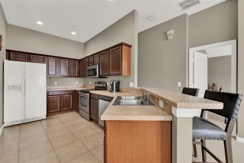 Condominio en venta en Orlando, Florida, 2 dormitorios, 111.48 m2 № 1690332 - foto 4
