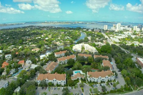 Condo in Sarasota, Florida, 2 bedrooms  № 1848217 - photo 27