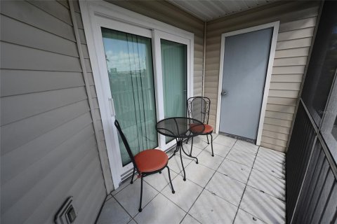 Condo in Sarasota, Florida, 2 bedrooms  № 1848217 - photo 19
