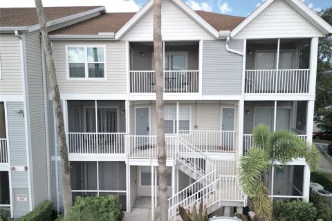 Condo in Sarasota, Florida, 2 bedrooms  № 1848217 - photo 1