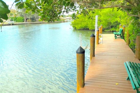 Condo in Sarasota, Florida, 2 bedrooms  № 1848217 - photo 3