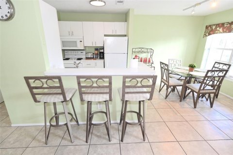Condo in Sarasota, Florida, 2 bedrooms  № 1848217 - photo 9