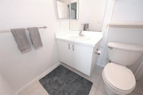 Condo in Sarasota, Florida, 2 bedrooms  № 1848217 - photo 18