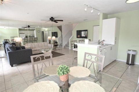 Condo in Sarasota, Florida, 2 bedrooms  № 1848217 - photo 5