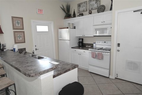 Condo in Sarasota, Florida, 2 bedrooms  № 1848217 - photo 11