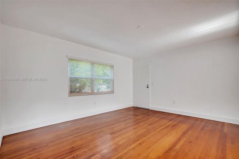 Copropriété à louer à Miami, Floride: 2 chambres, 73.02 m2 № 2000246 - photo 3