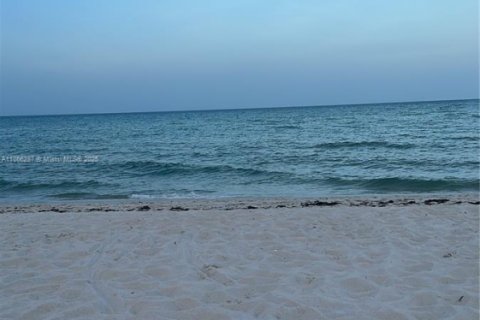 Condominio en alquiler en Miami Beach, Florida, 2 dormitorios, 95.69 m2 № 2012307 - foto 27