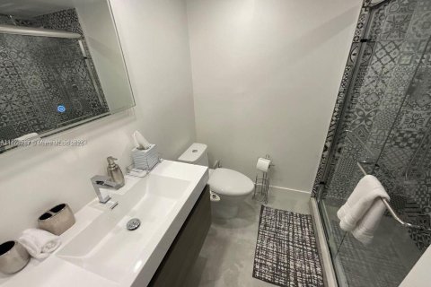 Condominio en alquiler en Miami Beach, Florida, 2 dormitorios, 95.69 m2 № 2012307 - foto 13