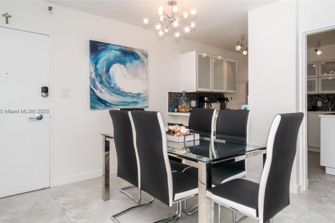 Condominio en alquiler en Miami Beach, Florida, 2 dormitorios, 95.69 m2 № 2012307 - foto 6