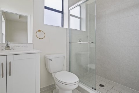 Villa ou maison à vendre à Hialeah, Floride: 3 chambres, 131.18 m2 № 1943545 - photo 21
