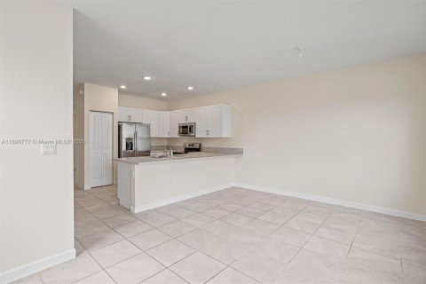 Villa ou maison à vendre à Hialeah, Floride: 3 chambres, 131.18 m2 № 1943545 - photo 11