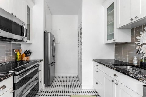 Villa ou maison à louer à Stuart, Floride: 2 chambres, 111.2 m2 № 2177343 - photo 16