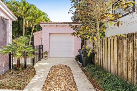 Villa ou maison à louer à Stuart, Floride: 2 chambres, 111.2 m2 № 2177343 - photo 9