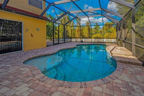 House in New Port Richey, Florida 5 bedrooms, 341.14 sq.m. № 1523343 - photo 2