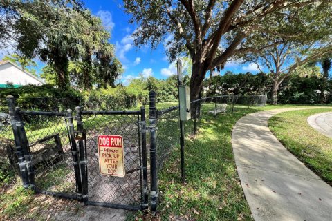 Townhouse in Palm Beach Gardens, Florida 3 bedrooms, 164.81 sq.m. № 2395054 - photo 22