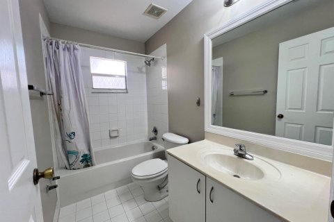 Townhouse in Palm Beach Gardens, Florida 3 bedrooms, 164.81 sq.m. № 2395054 - photo 16