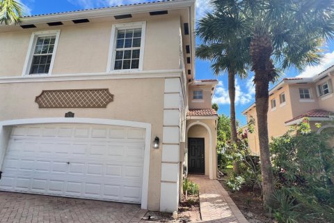 Townhouse in Palm Beach Gardens, Florida 3 bedrooms, 164.81 sq.m. № 2395054
