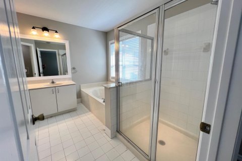 Townhouse in Palm Beach Gardens, Florida 3 bedrooms, 164.81 sq.m. № 2395054 - photo 11