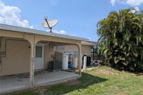 Villa ou maison à vendre à Punta Gorda, Floride: 2 chambres, 98.85 m2 № 1736737 - photo 17