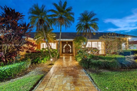 Casa en Palmetto Bay, Florida 5 dormitorios, 402.08 m2 № 2029395