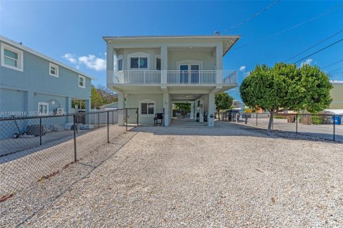 House in Key Largo, Florida 4 bedrooms, 160.72 sq.m. № 2043106