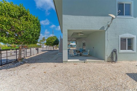 House in Key Largo, Florida 4 bedrooms, 160.72 sq.m. № 2043106 - photo 27