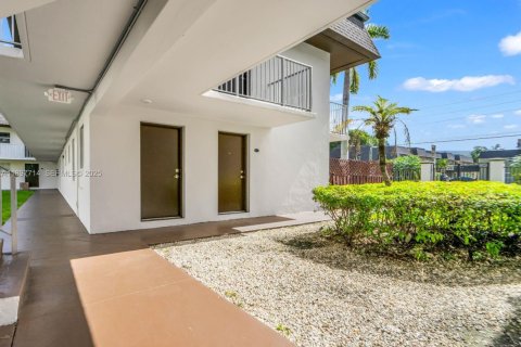 Купить кондоминиум в Майами, Флорида 3 спальни, 97.92м2, № 1950966 - фото 23