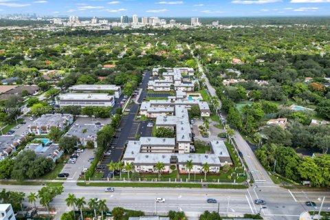 Купить кондоминиум в Майами, Флорида 3 спальни, 97.92м2, № 1950966 - фото 25