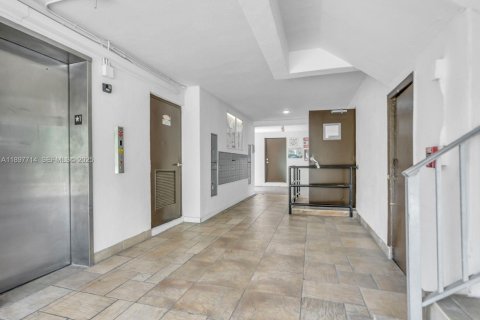 Купить кондоминиум в Майами, Флорида 3 спальни, 97.92м2, № 1950966 - фото 24