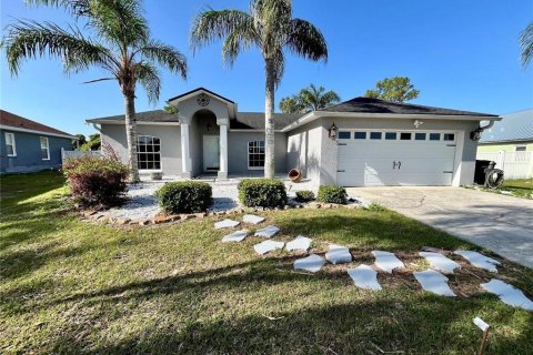 Casa en alquiler en Kissimmee, Florida, 3 dormitorios, 112.32 m2 № 1870283 - foto 1