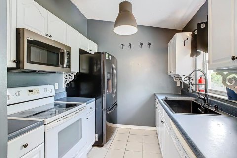 Casa en alquiler en Kissimmee, Florida, 3 dormitorios, 112.32 m2 № 1870283 - foto 4